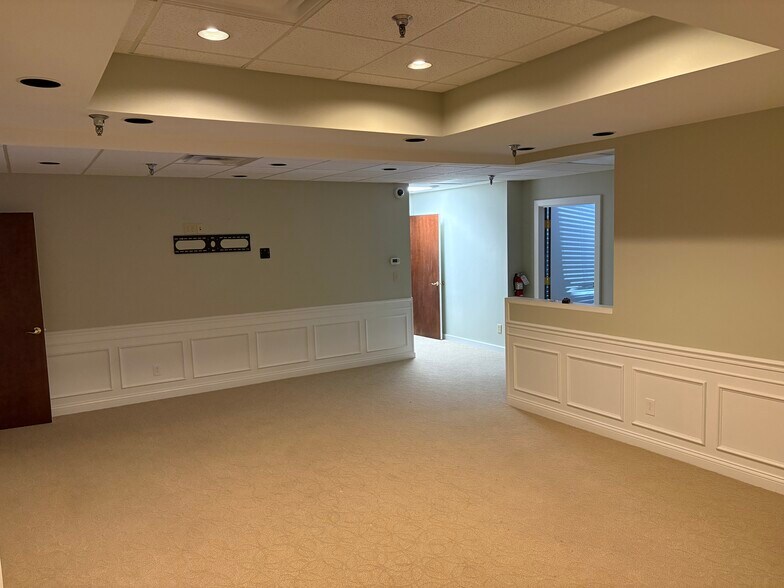 More Photos Of 6728 Loop Rd, Centerville Medical For Sale