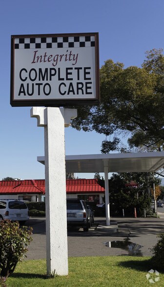 More Photos Of 14982 Prospect Ave, Tustin Freestanding For Lease