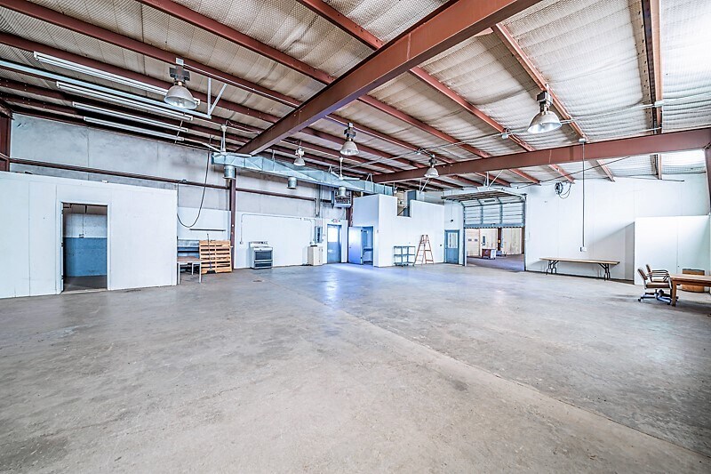 More Photos Of 730 E Eseco Rd, Cushing Warehouse For Sale