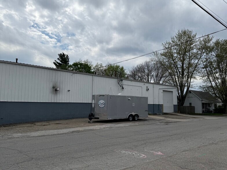 More Photos Of 230 Bridge St, Mooresville Warehouse For Lease