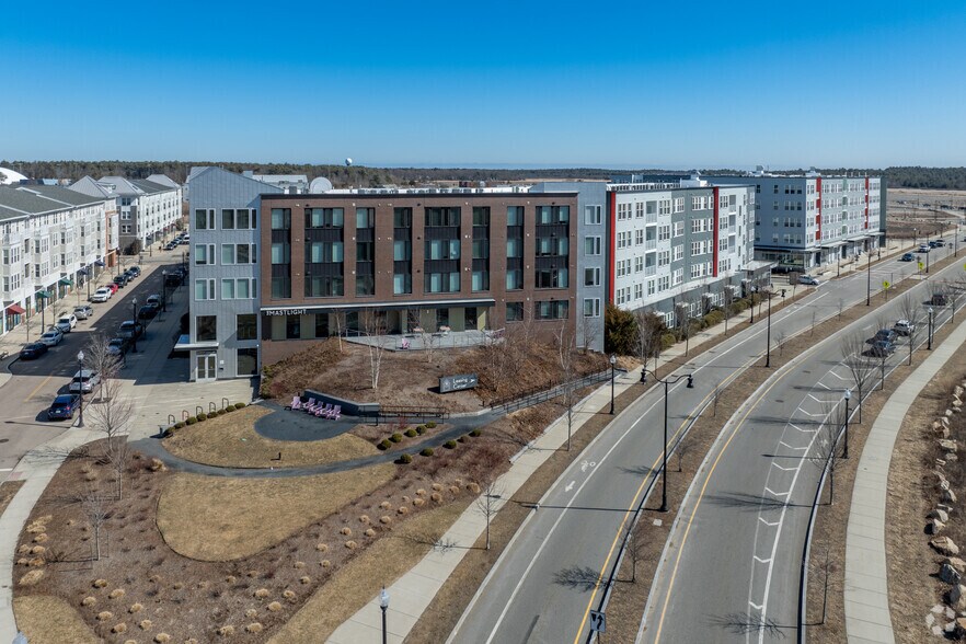 More Photos Of 10 Patriot Pky, South Weymouth Apartments For Lease