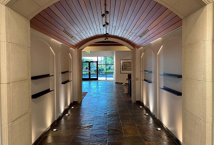 More Photos Of 222-240 Gateway Rd W, Napa Office For Sale