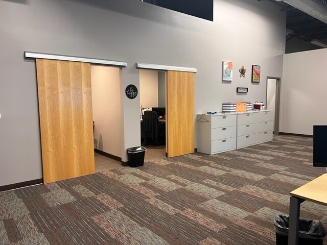 More Photos Of 5901 Technology Center Dr, Indianapolis Office For Lease