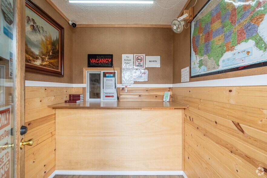 More Photos Of 810 State Ave, Marysville Hotel For Sale