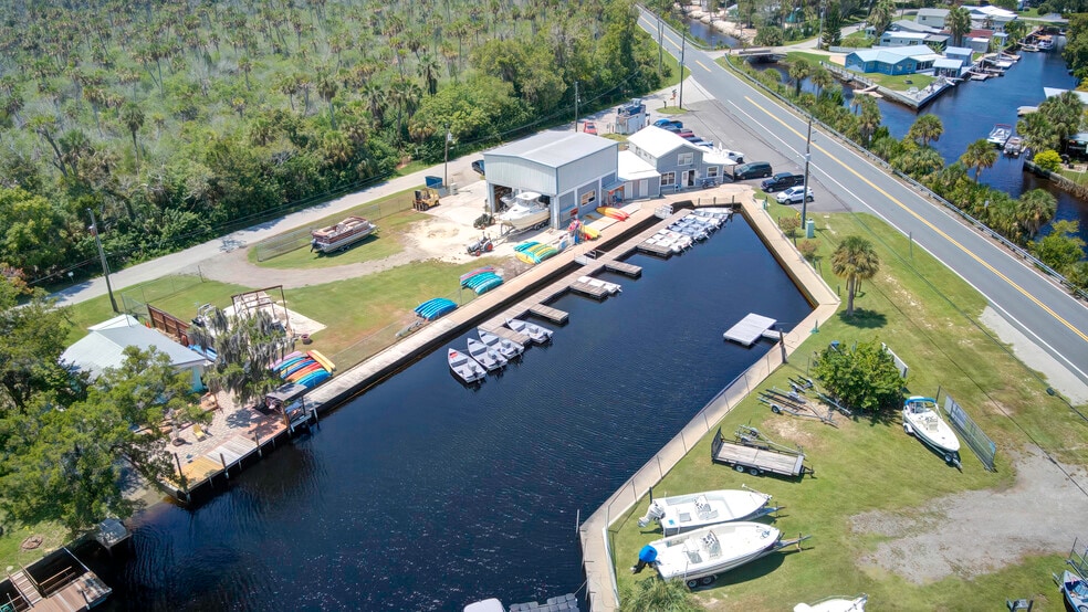 More Photos Of 7154 Shoal Line Blvd, Spring Hill Marina For Sale
