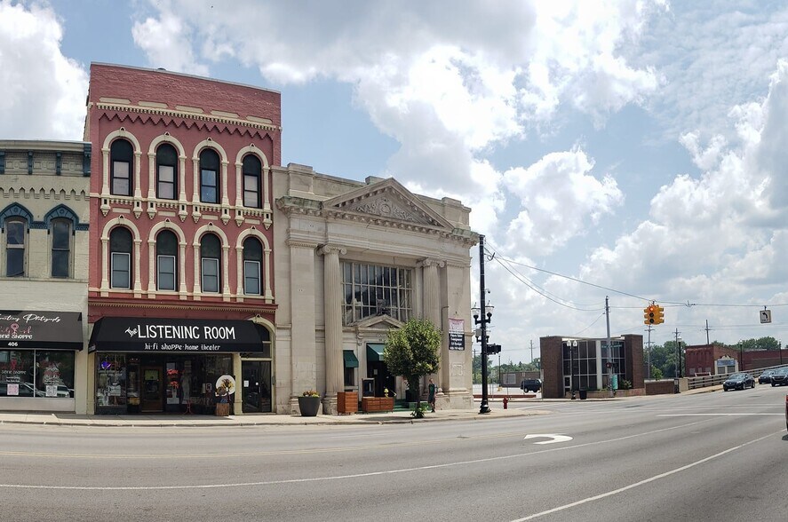 More Photos Of 400 Court St, Saginaw Office For Lease