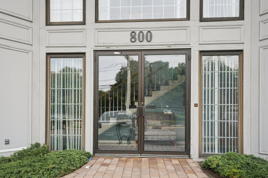 More Photos Of 800 Wyckoff Ave, Wyckoff Office For Sale