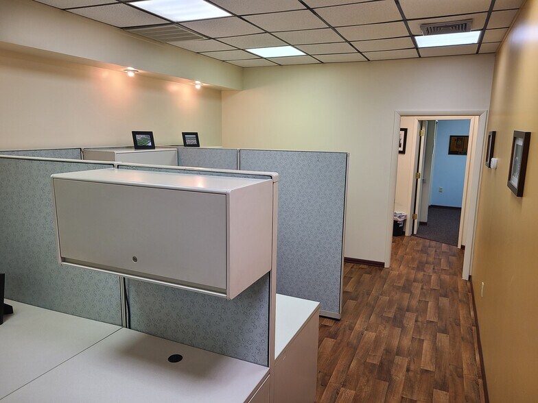 More Photos Of 3023 Eastland Blvd, Clearwater Office For Sale