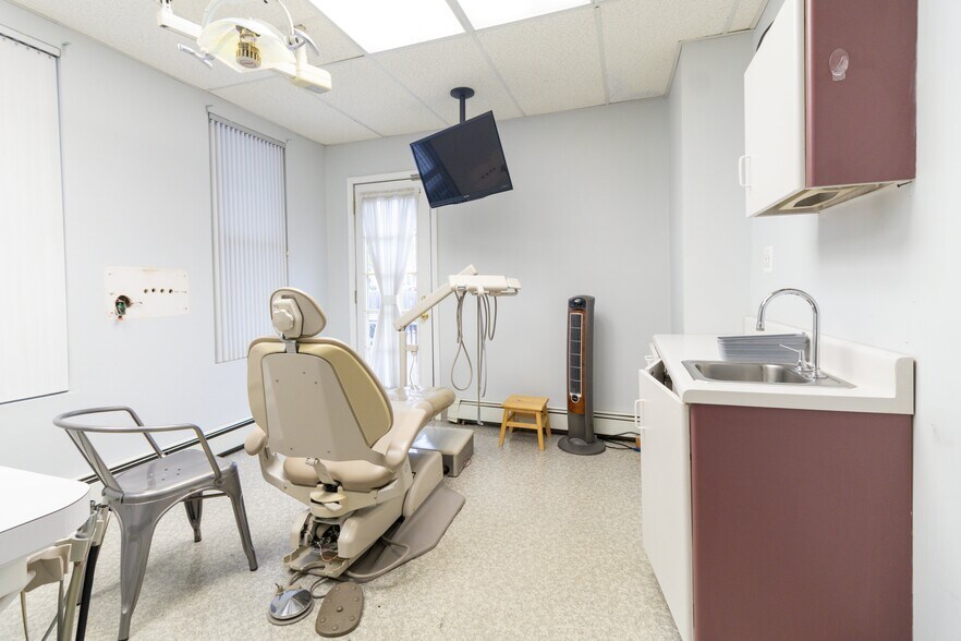 More Photos Of 535 Monmouth St, Gloucester City Medical For Lease