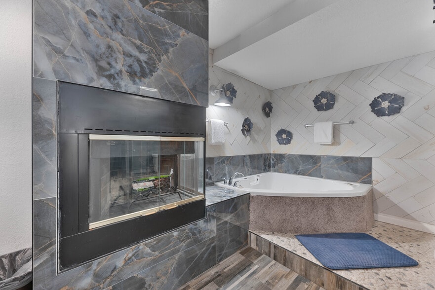 More Photos Of 4548 N State Route 89A, Sedona Hotel For Sale