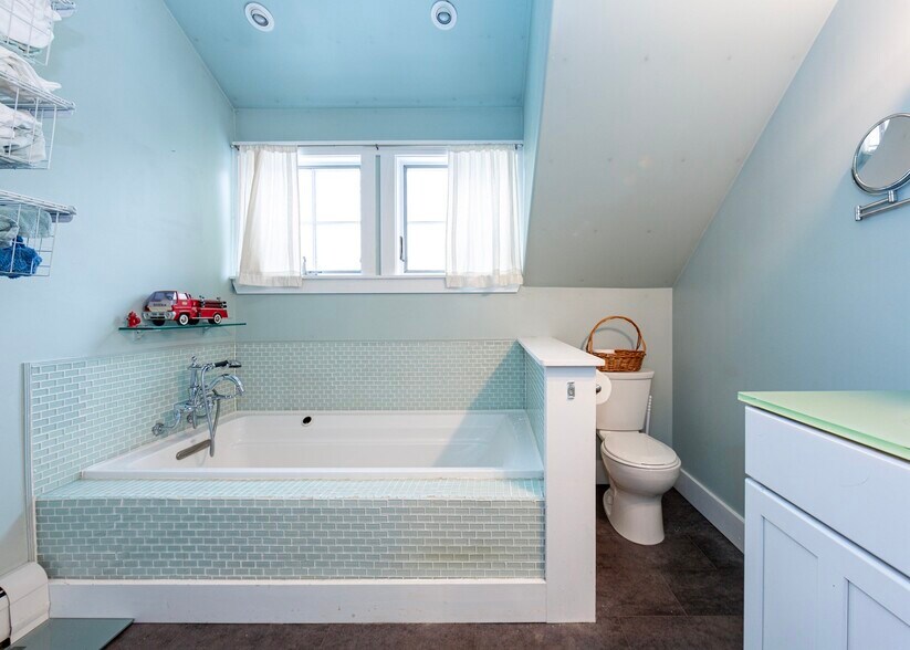 More Photos Of 715 State Highway 3, Bar Harbor Hospitality For Sale