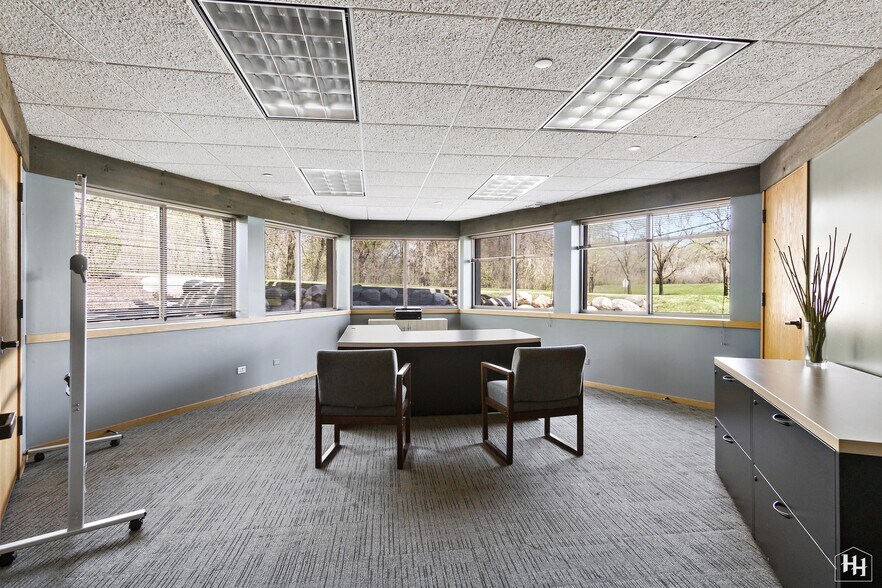 More Photos Of 970 McHenry Ave, Crystal Lake Medical For Sale