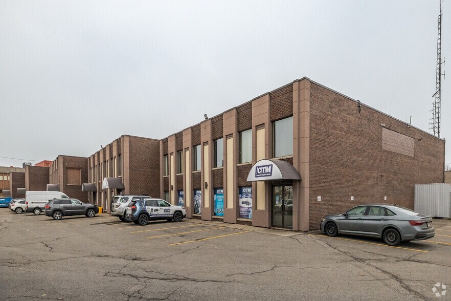 More Photos Of 73-81 Rue Jean-Proulx, Gatineau Flex For Sale