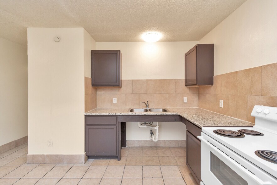 More Photos Of 6659 Brittmoore rd, Houston Multifamily For Sale