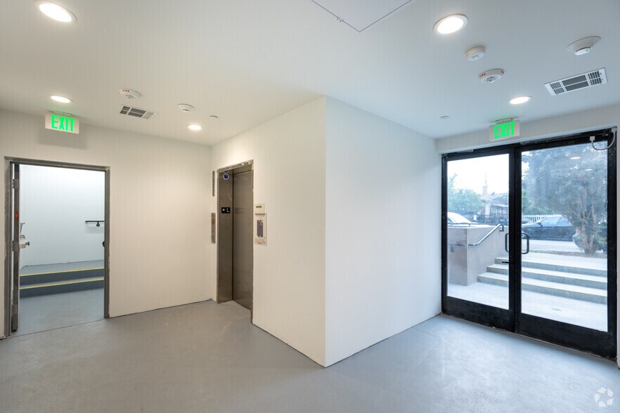More Photos Of 552 N Hobart Blvd, Los Angeles Apartments For Sale