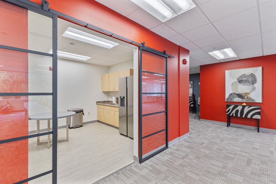 More Photos Of 1 Penn Center Blvd, Pittsburgh Unknown For Lease