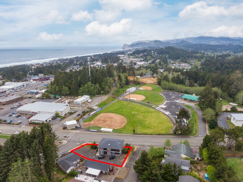 More Photos Of 2210 NE 22nd, Lincoln City Office For Sale