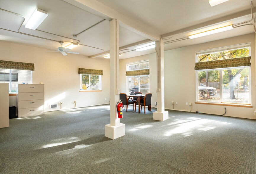 More Photos Of 3408 NE 65th St, Seattle Office Residential For Sale