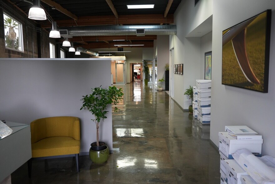 More Photos Of 18314 S Broadway St, Gardena Light Manufacturing For Lease