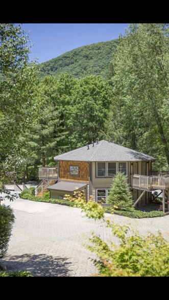 More Photos Of 19259 Rosman Hwy, Sapphire Hotel For Sale