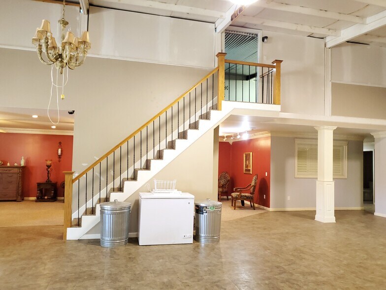 More Photos Of , Hamilton General Retail For Sale