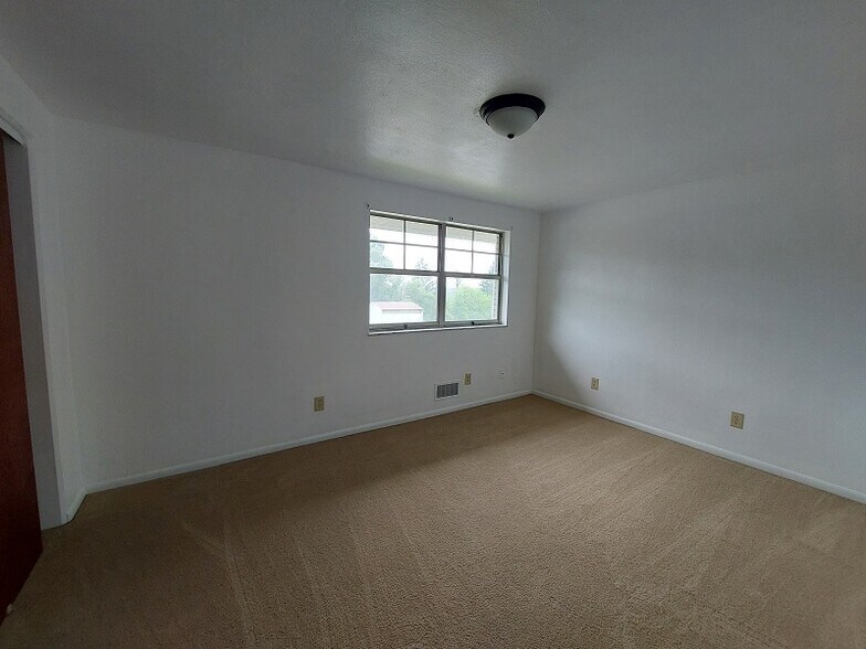 More Photos Of 435 Woodland Ave, Steubenville Apartments For Sale