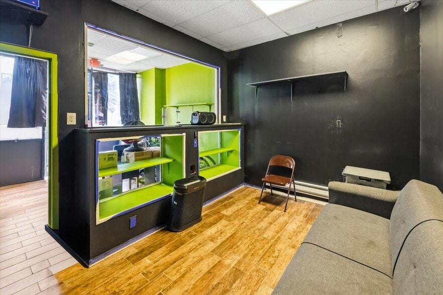 More Photos Of 347 Sanford Ave, Newark Convenience Store For Sale