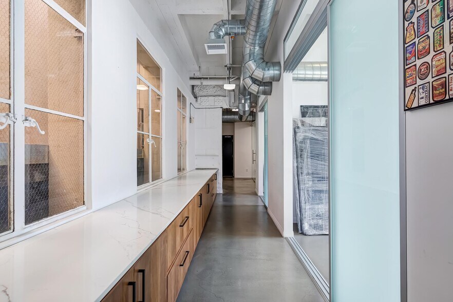 More Photos Of 6253 Hollywood Blvd, Los Angeles Loft Creative Space For Sale