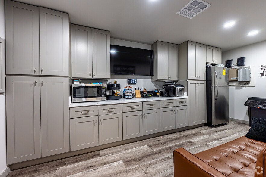 More Photos Of 4357-4359 Florence Ave, Bell Storefront For Sale