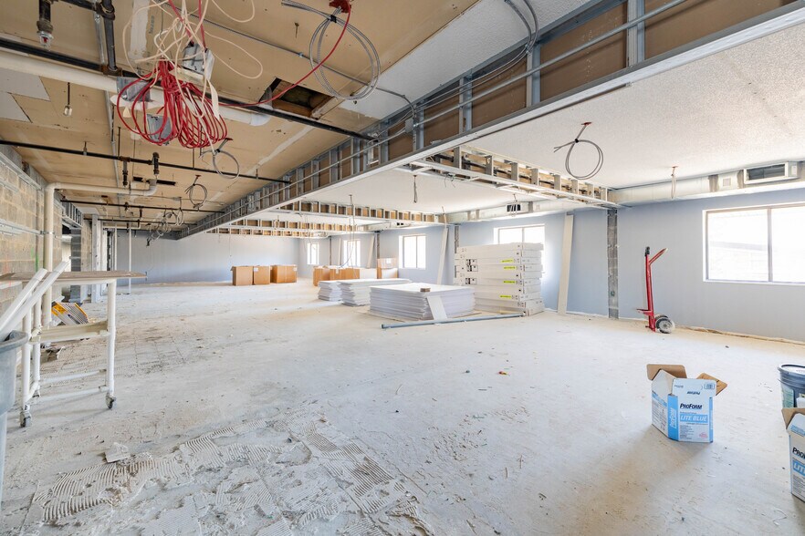 More Photos Of 31525 W 12 Mile Rd, Farmington Hills Hospital For Sale