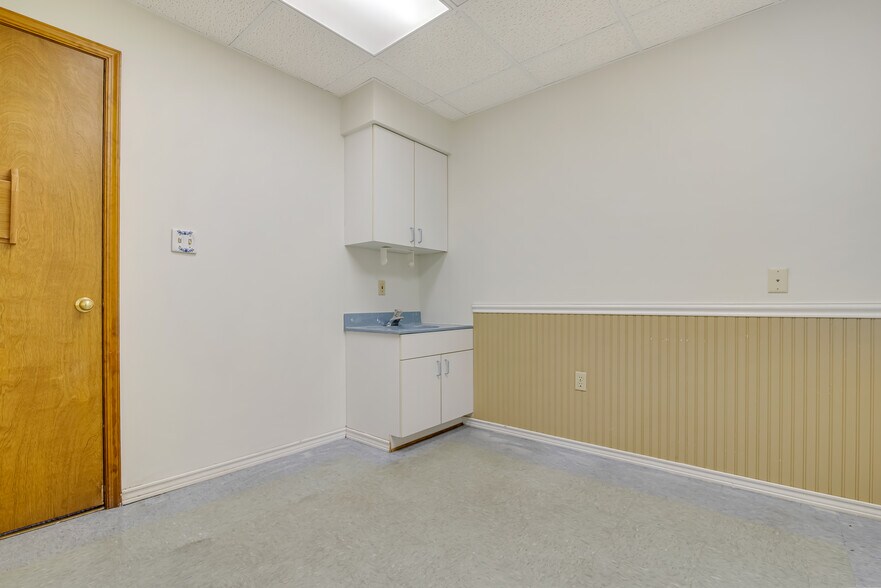 More Photos Of 371 E Brown St, East Stroudsburg Healthcare For Sale