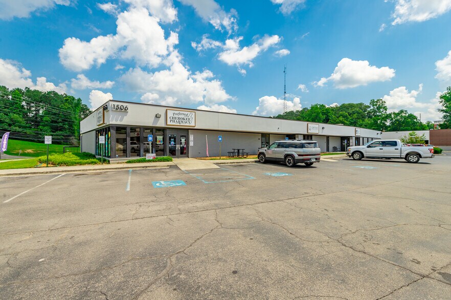 More Photos Of 1506 N Thornton Ave, Dalton Medical For Lease