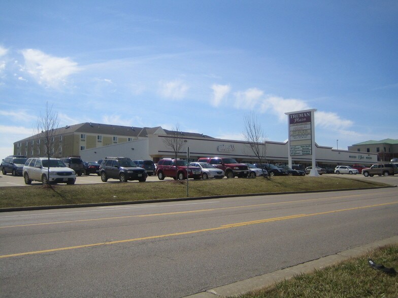 Primary Photo Of 3501 W Truman Blvd, Jefferson City General Retail For Sale