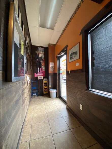 More Photos Of 427 W Pike St, Goshen Restaurant For Lease