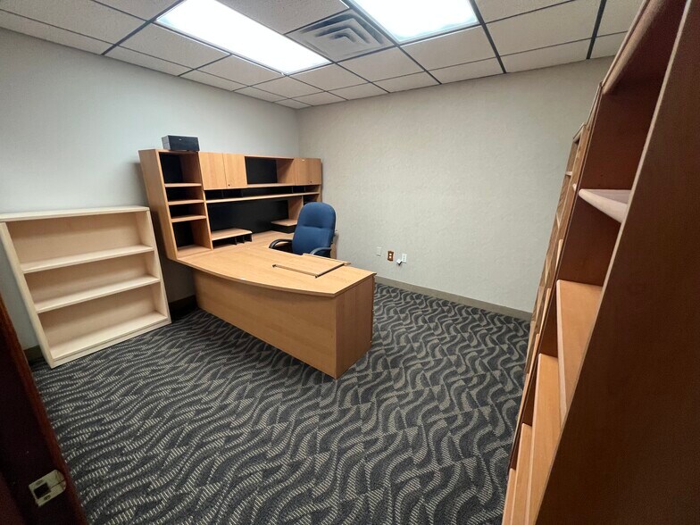 More Photos Of 2095 N Andrews Ave, Pompano Beach Light Manufacturing For Lease