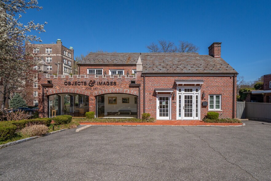 Primary Photo Of 117 Pondfield Rd, Bronxville Freestanding For Sale