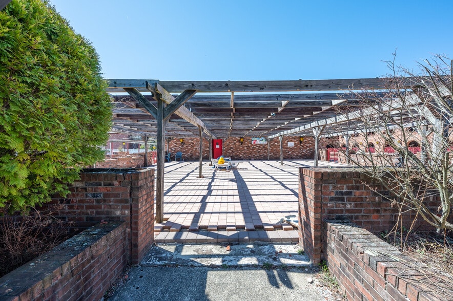 More Photos Of 4858 Route 32, Catskill Hotel For Sale