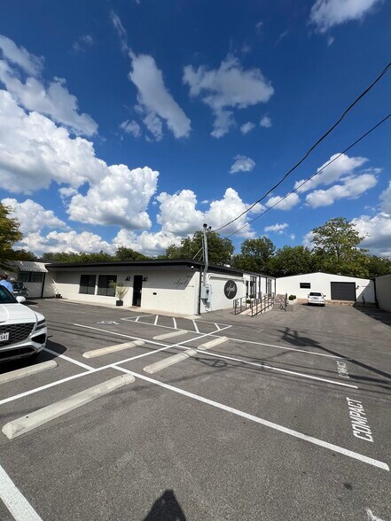 More Photos Of 6513 Burnet Ln, Austin Office For Sale