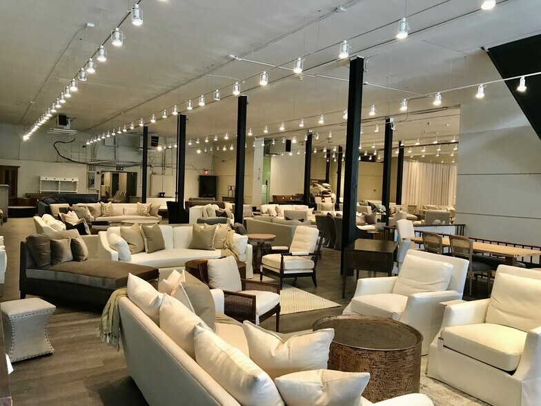 More Photos Of 156 S Main St, High Point General Retail For Lease