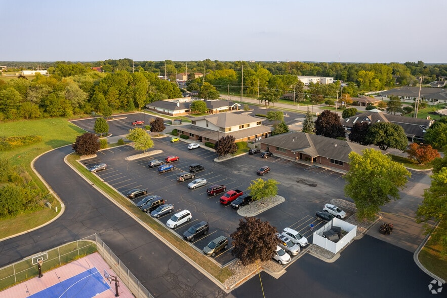 More Photos Of 1701 Lake Lansing Rd, Lansing Office For Sale