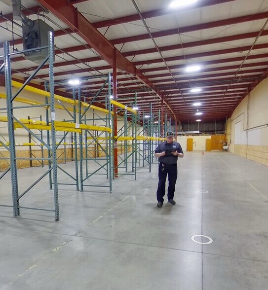 More Photos Of 2730-2738 Progress Rd, Madison Industrial For Lease