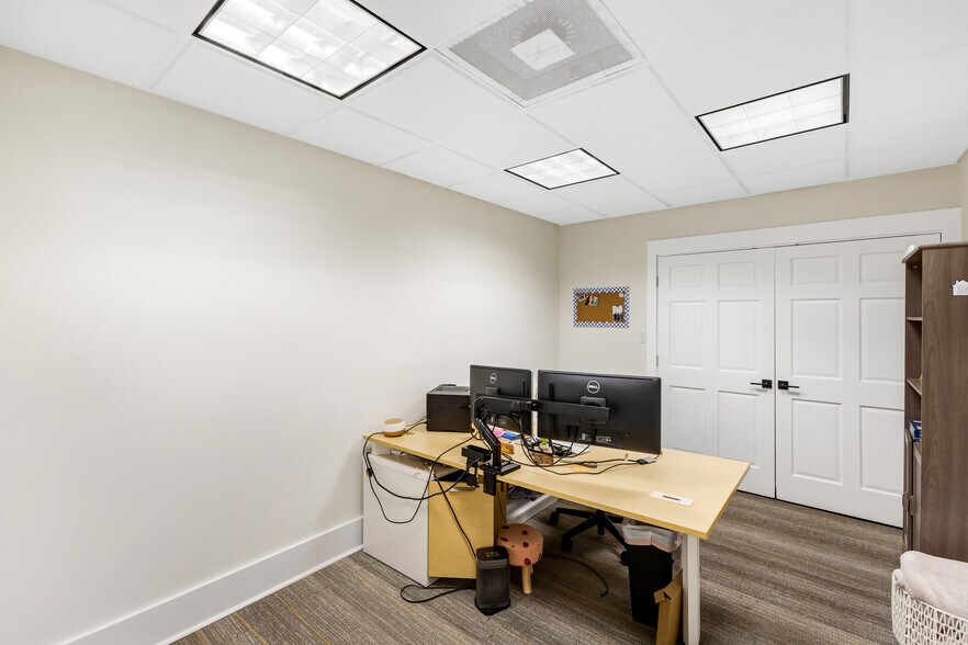 More Photos Of 12870 US Hwy 98, Miramar Beach Showroom For Sale