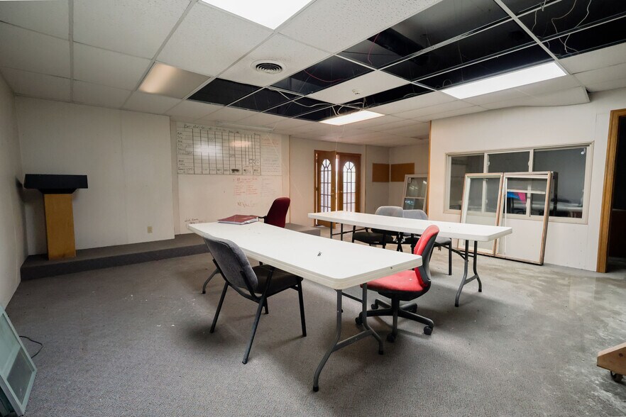 More Photos Of 11830 Shaver Rd, Schoolcraft Freestanding For Sale