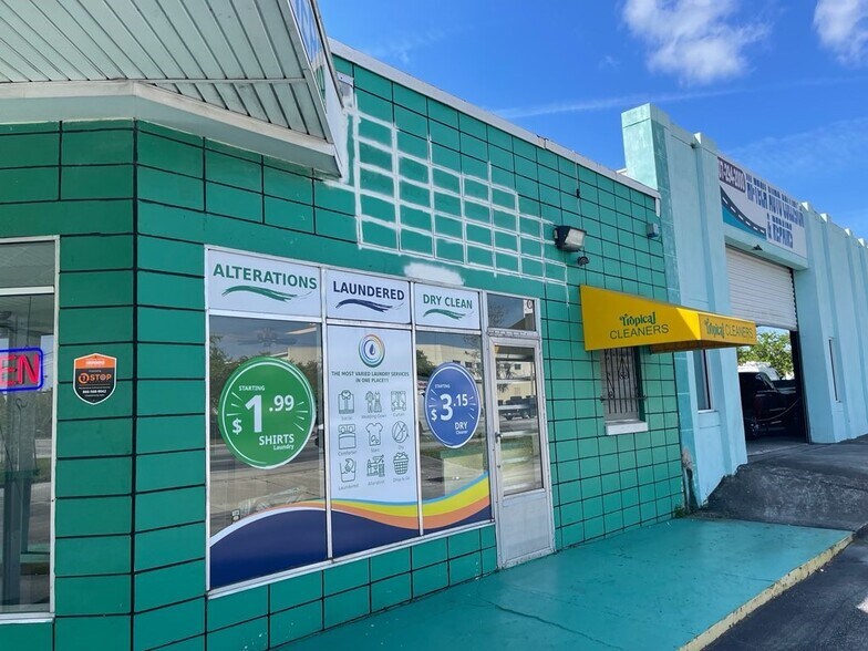 More Photos Of 4000 Old Winter Garden Rd, Orlando Freestanding For Sale