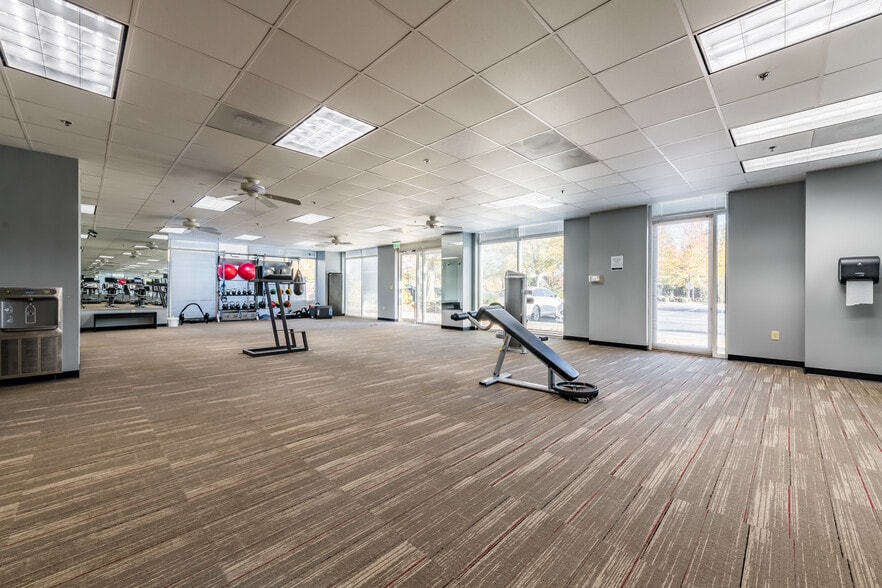 More Photos Of 11605 Haynes Bridge Rd, Alpharetta Office For Lease