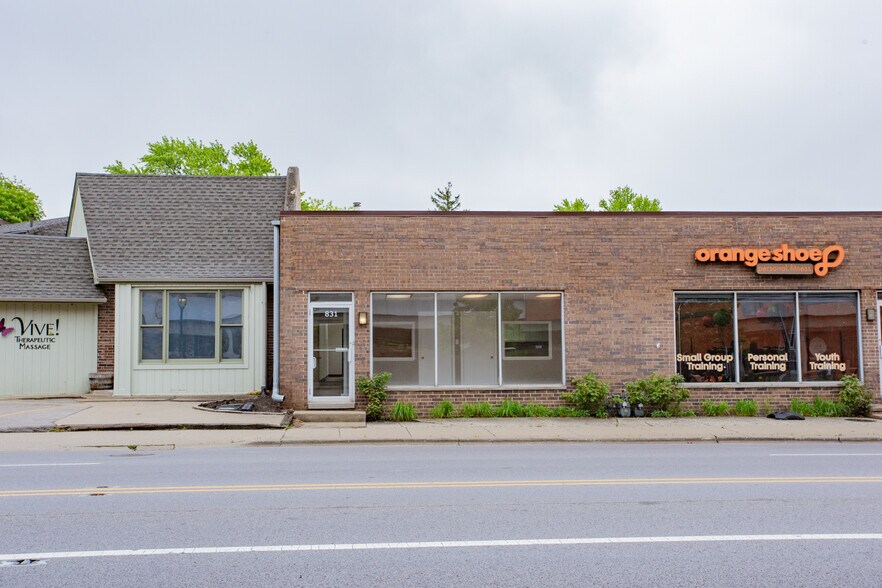Primary Photo Of 831 W Touhy Ave, Park Ridge Storefront For Lease