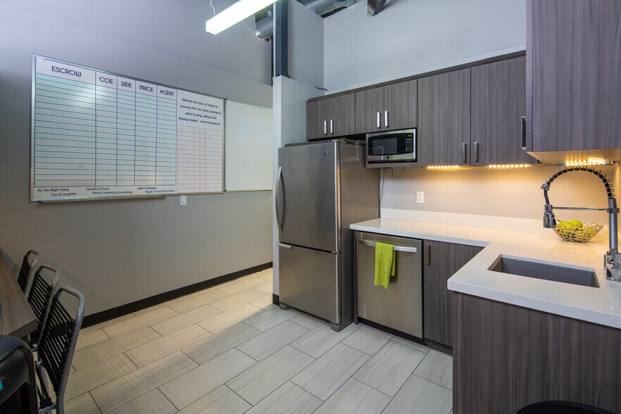 More Photos Of 871-875 G St, San Diego Apartments For Sale