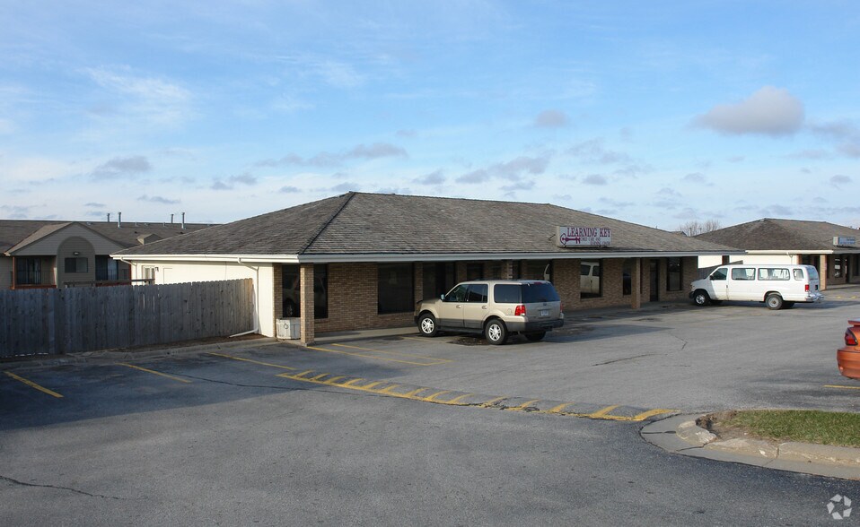 Primary Photo Of 4711 Giles Rd, Omaha Unknown For Lease