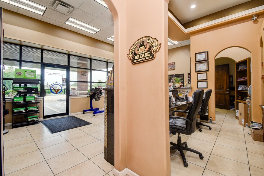 More Photos Of 1141 Us-90-Alt Hwy, Richmond Auto Repair For Sale