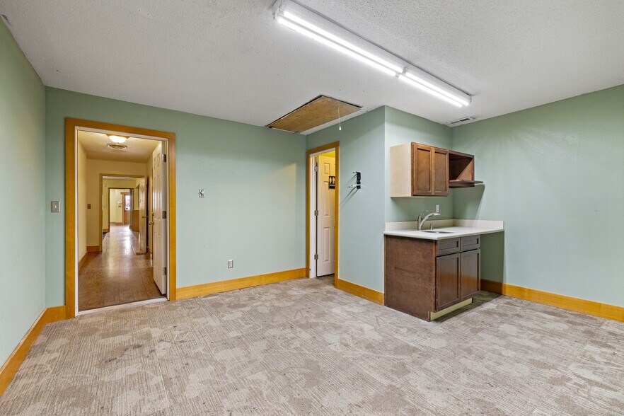 More Photos Of 1517 S Tacoma Way, Tacoma Warehouse For Sale